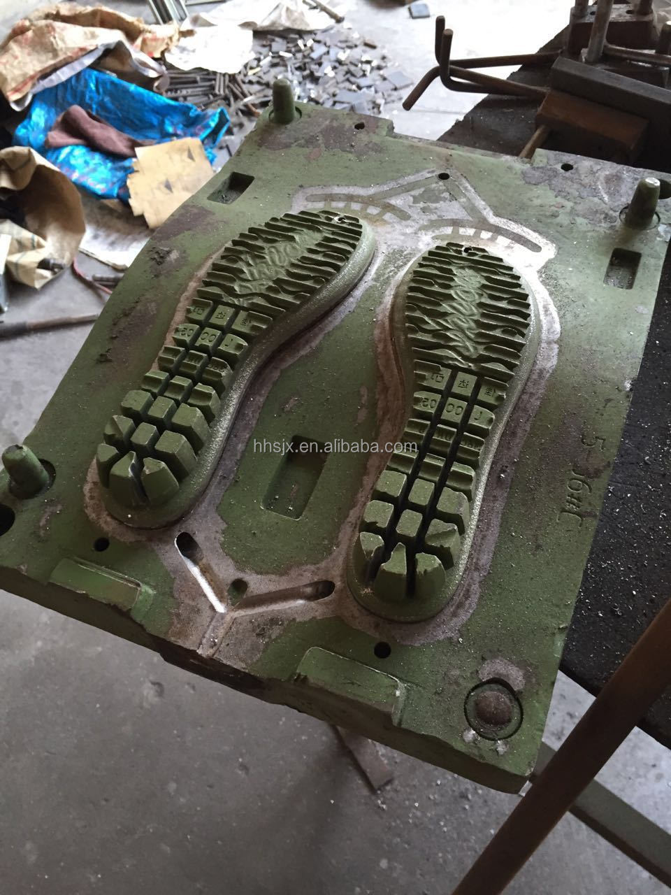 Ce/ISO Certificate Rubber Product Vulcanizing Press Machine for Slipper Sole Making