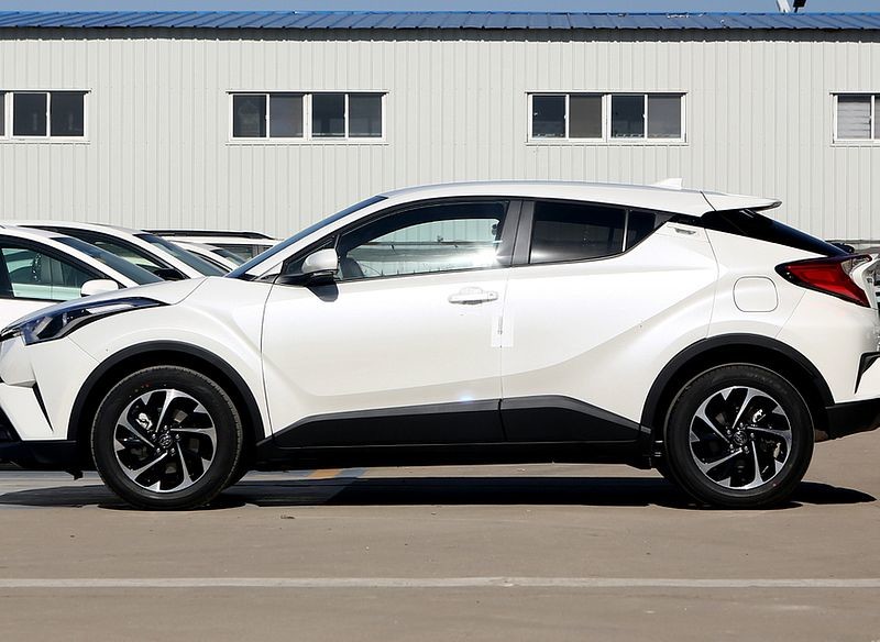 Toyota Izoa Pure Electric Cars Nedc 400km EV Cars SUV 54.3kwh 150kw 300nm 204HP