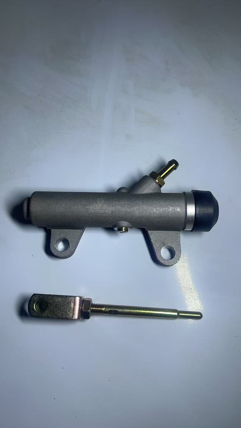 6129C22-1602200 / 21608AJ0013 Clutch Master Cylinder For Xiamen King Long Buses