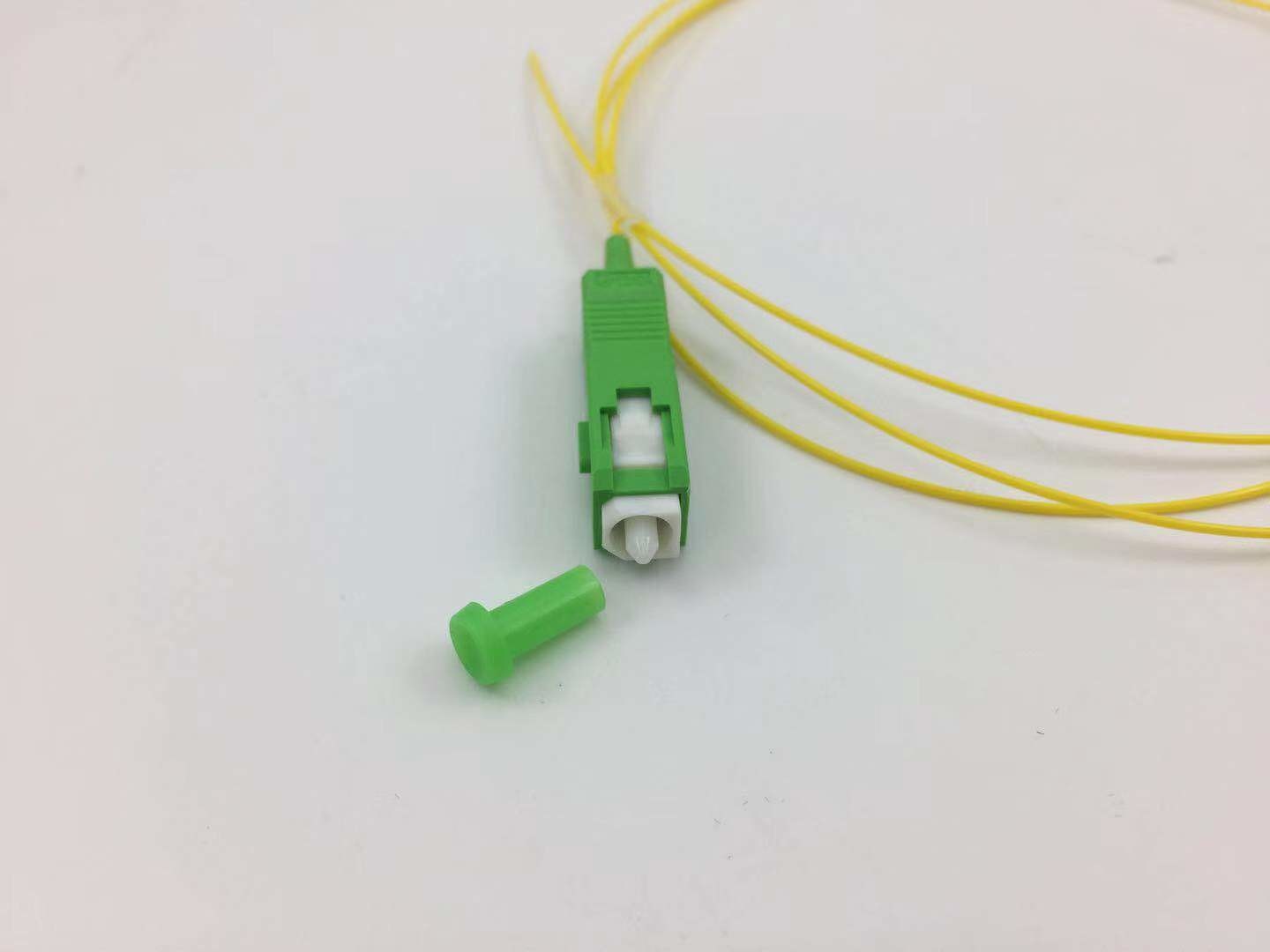 Durable SC/APC Optical Fiber Pigtail SM 0.9mm Corning G657A Fiber Low Insertion Loss