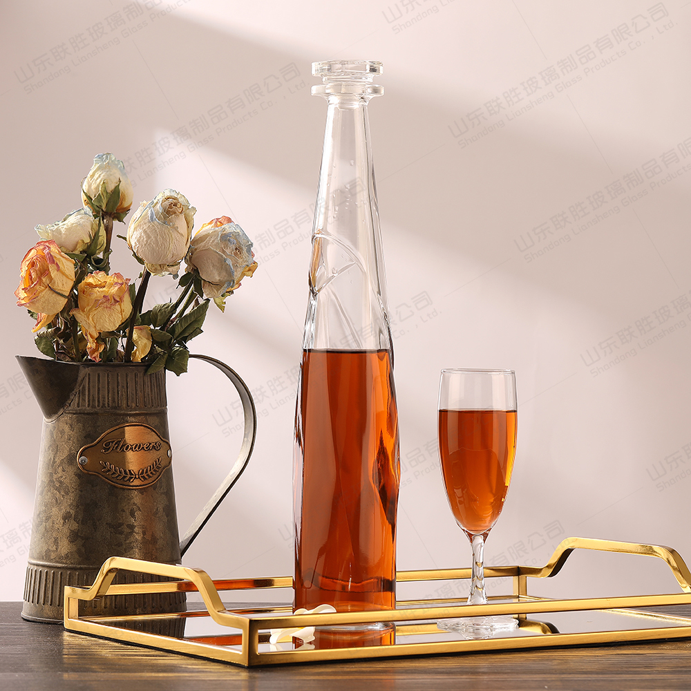 250ml 500ml Glass Vodka Bottle With Rubber Stopper Cap Customized For Spirits Whiskey