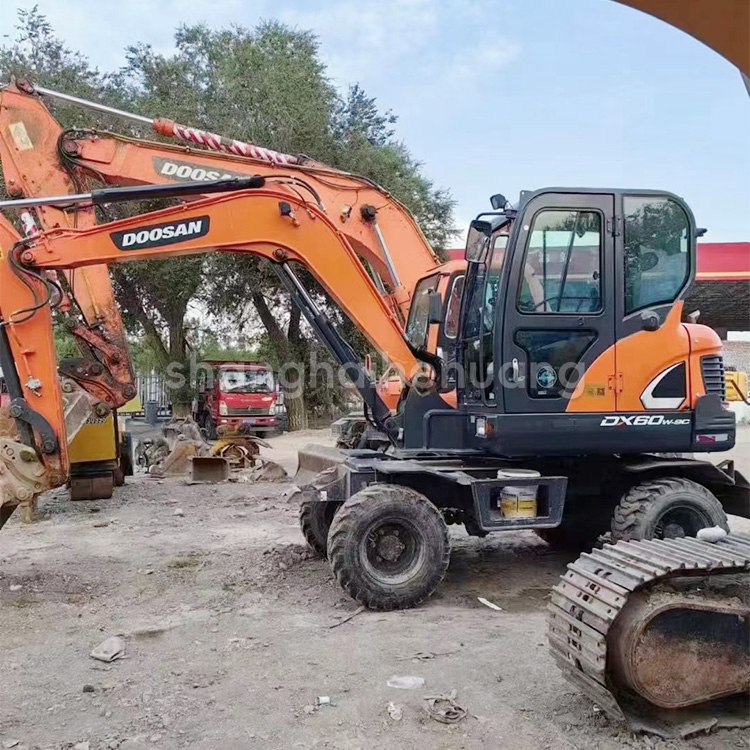 Original Hydraulic Cylinder DOOSAN DX60w Wheel Excavator With 0.21m3 Bucket Capacity