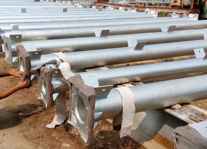 Power Cable Silver Electric Transmission Tower , Painted Tubular Antenna Tower