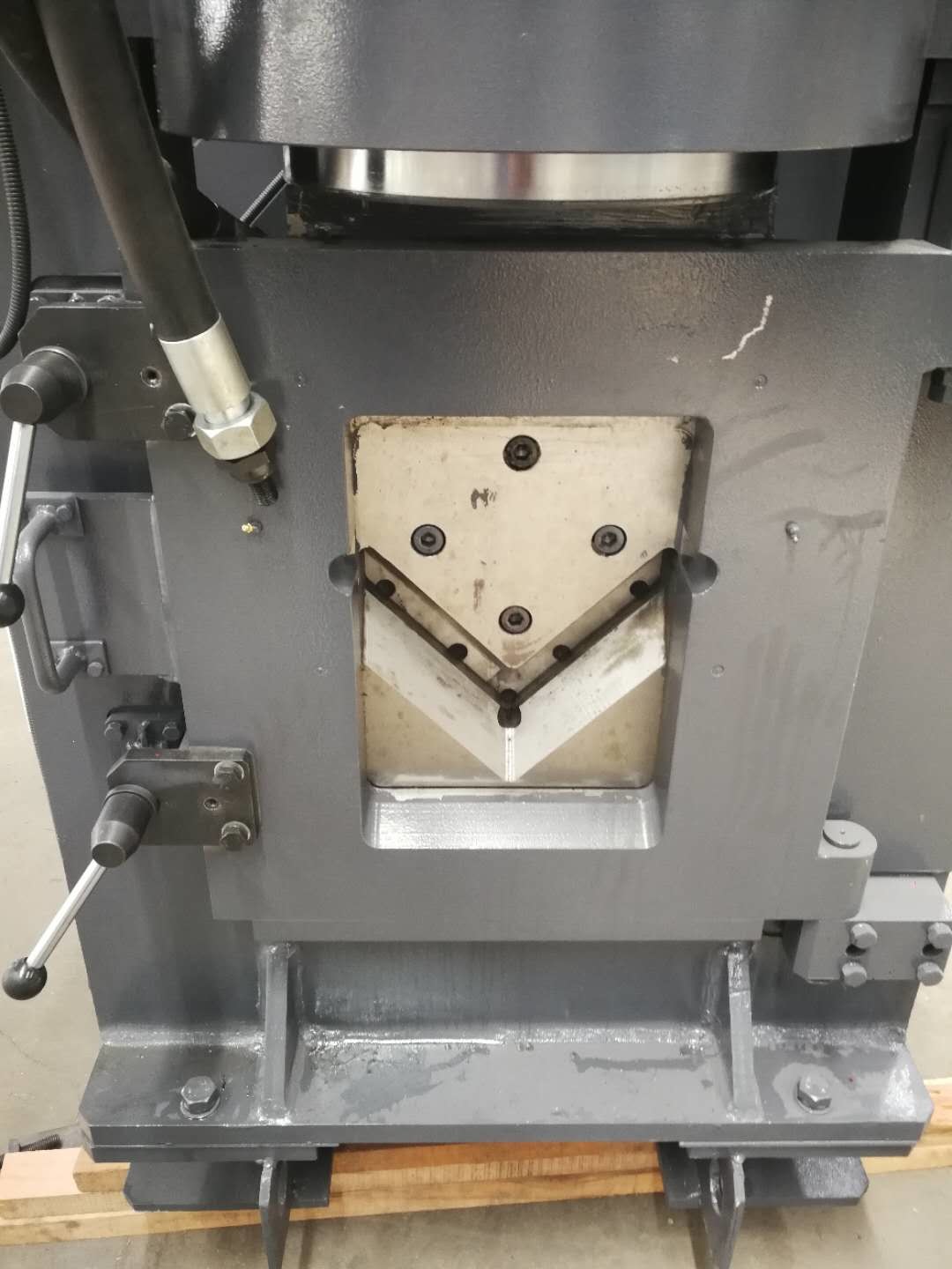 High Durability CNC Angle Bar Punching Cutting Machine Line With Self - Diagnosis Function