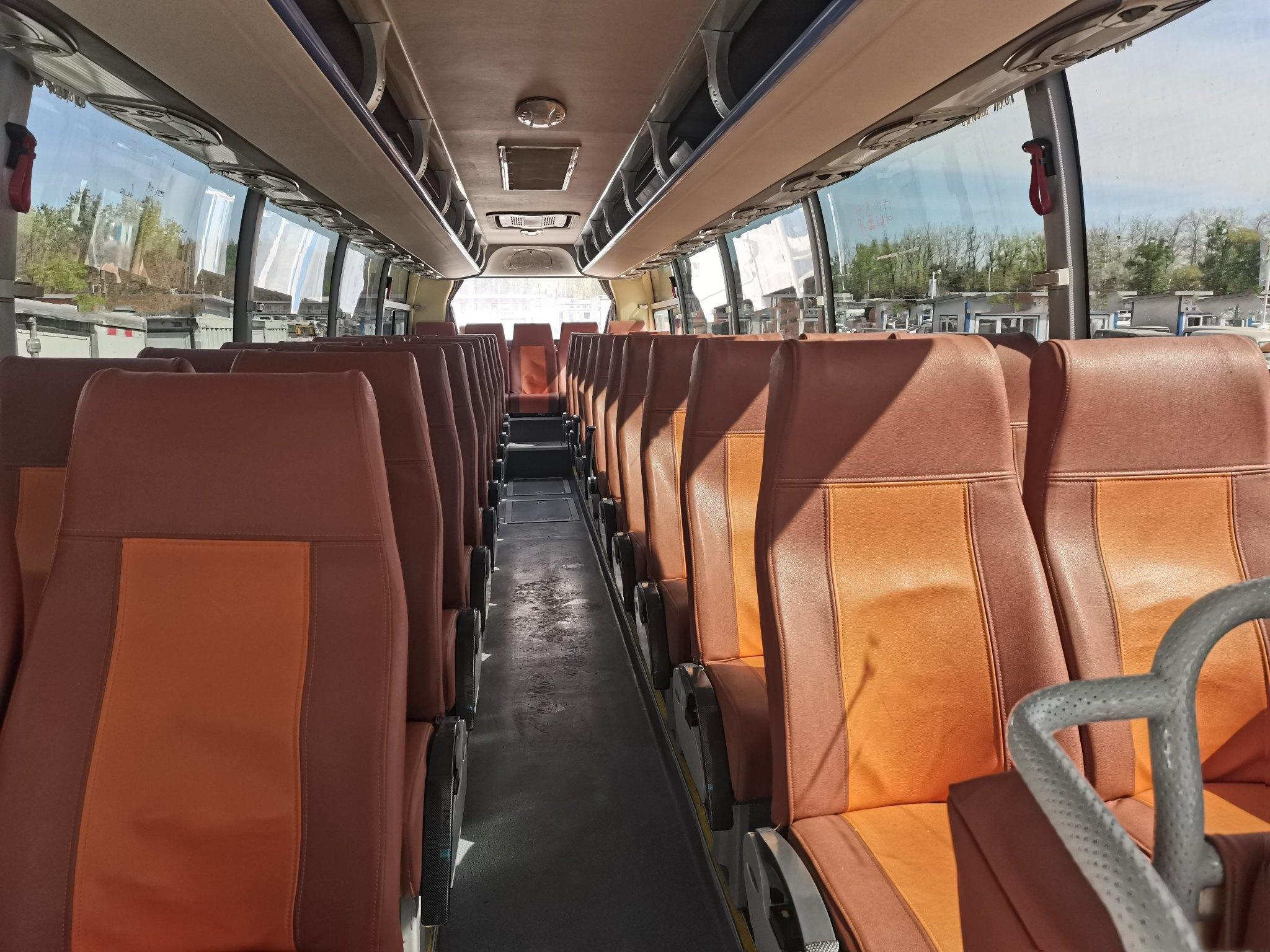 Second Hand Tourist Bus 47 Seats Passenger Airport Transfer Bus LHD Euro 3