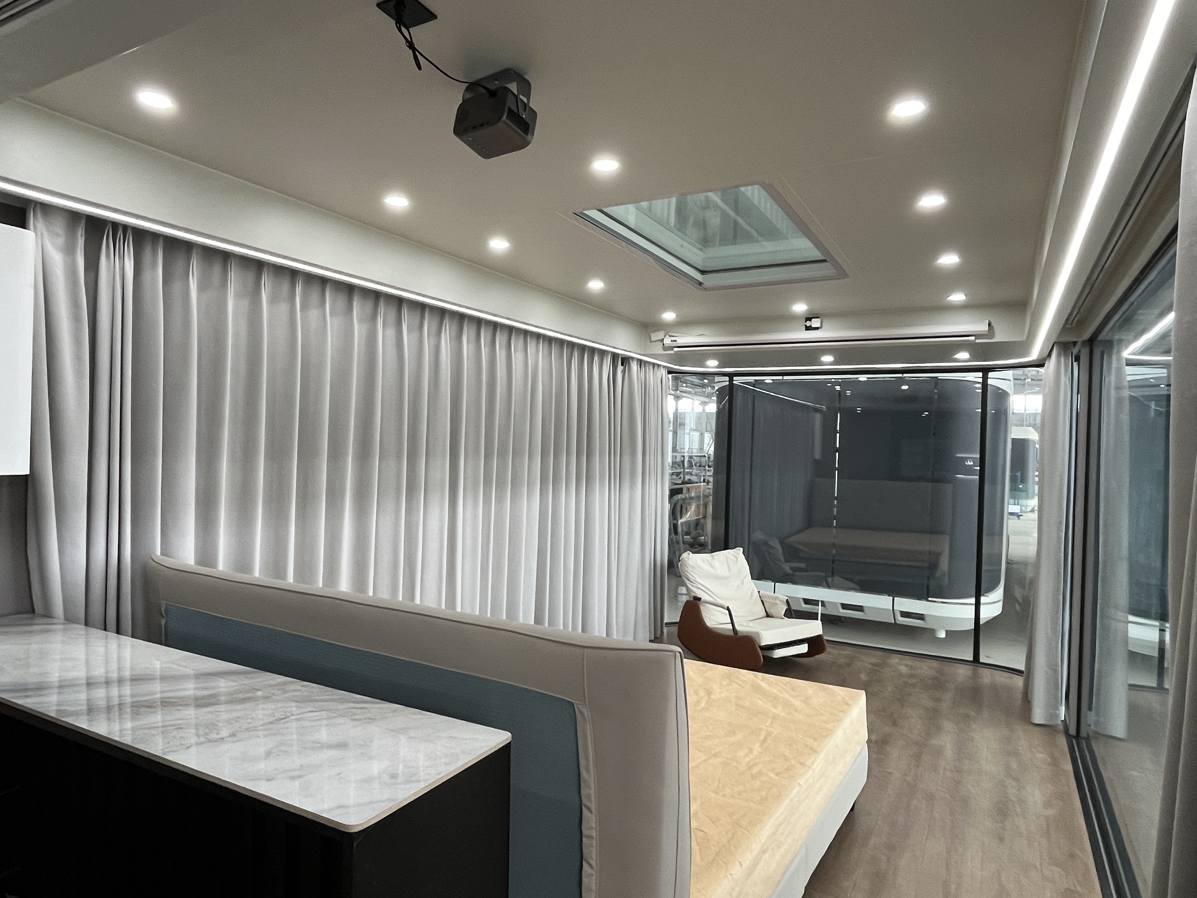 4 people Full King K9 Space Capsule House With Kitchen 39 Sqm