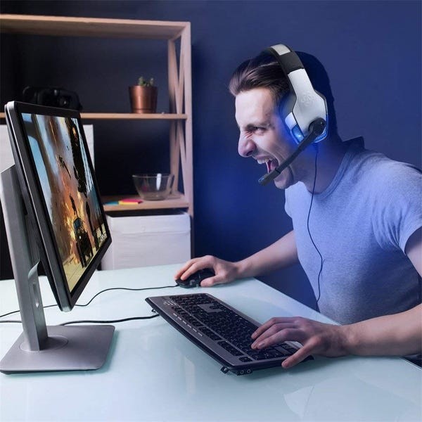 Noise Isolating 2.2m 50mm Hunterspider V4 Gaming Headset