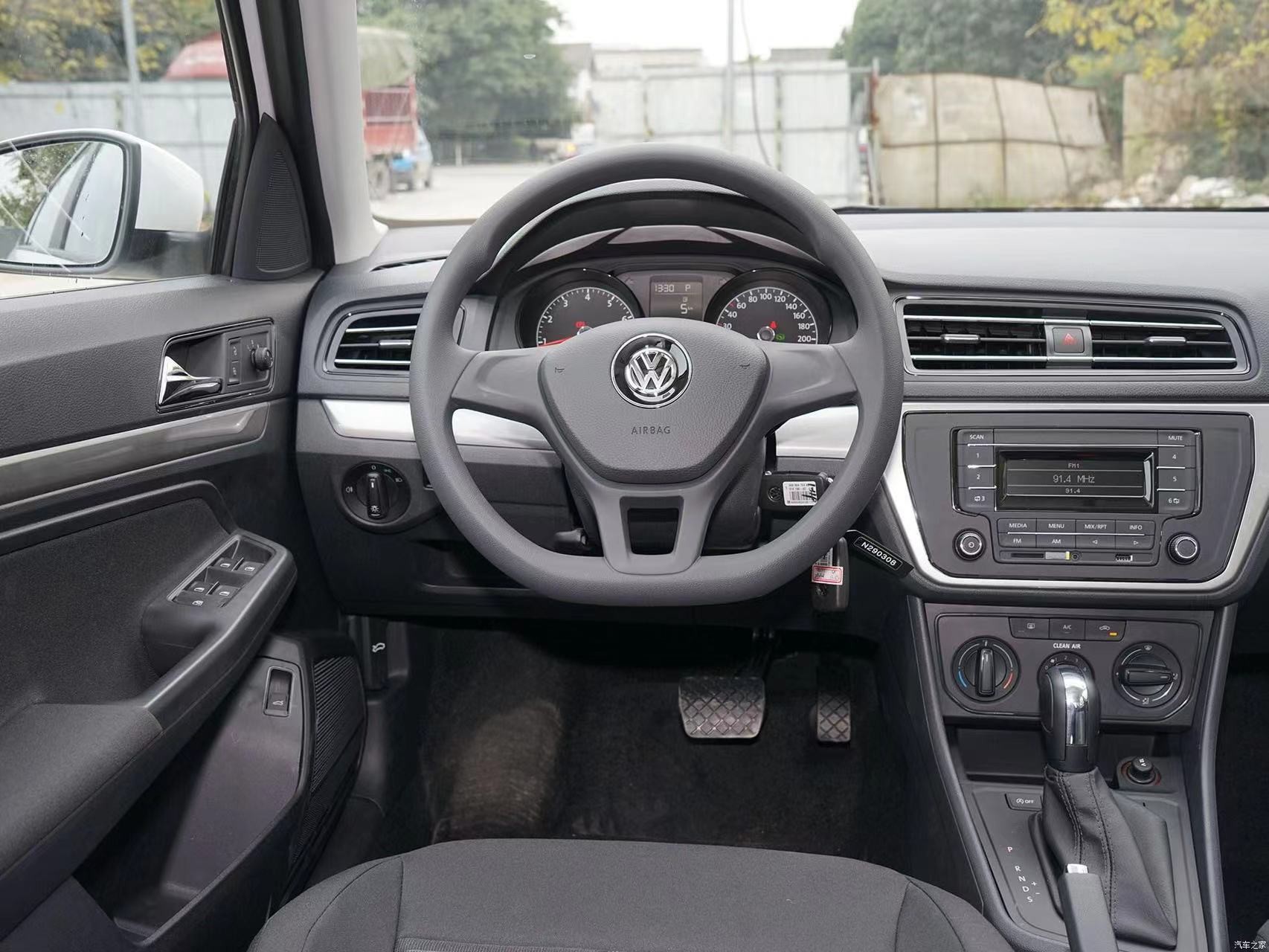 VW Lavida 2022 Version 1.5L Compact Sedan Cars 6 Gears AT 113HP New Or Used