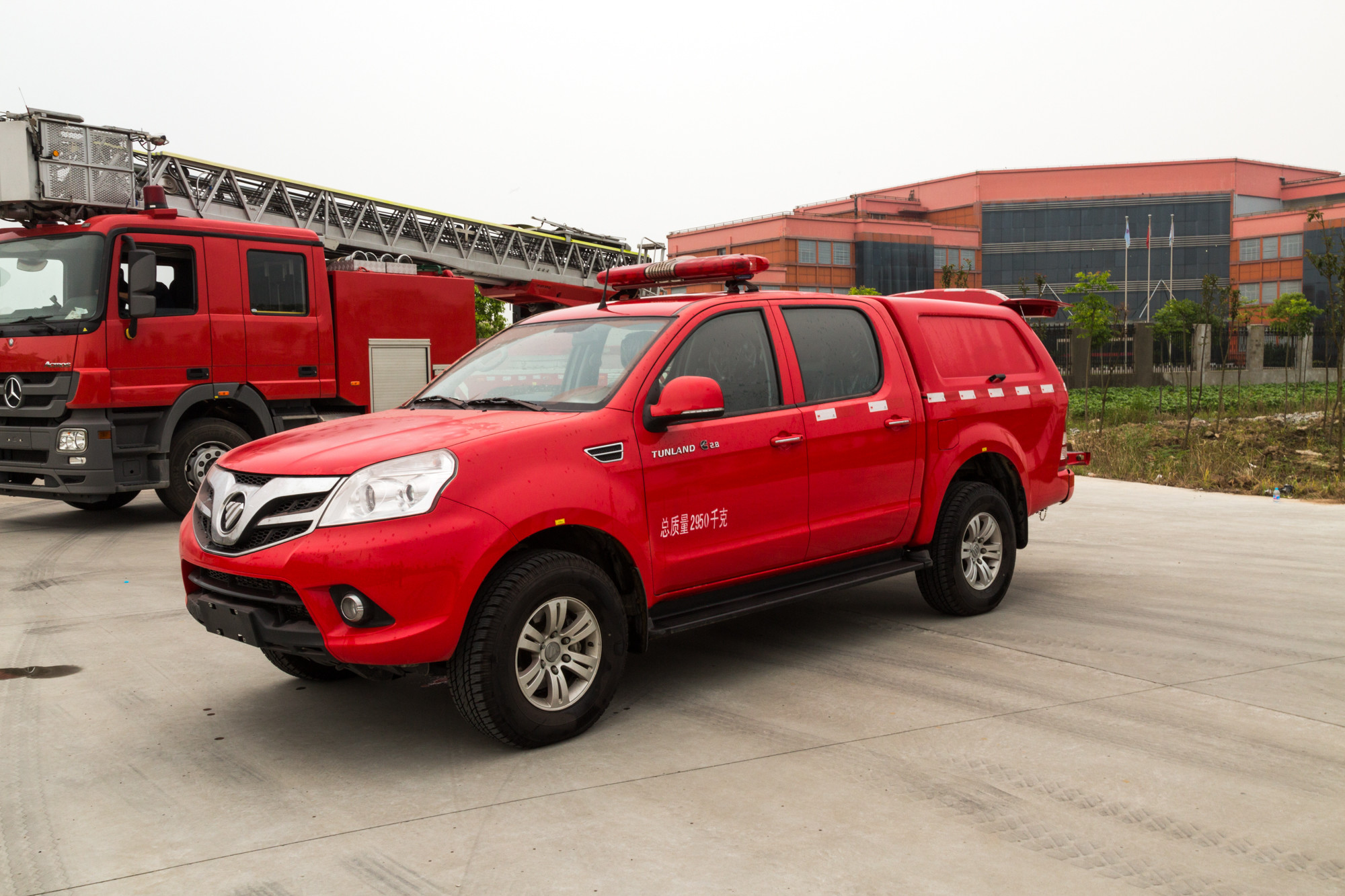 Small Size IVECO Fire Command Truck With 1000W Communication Command Equipment
