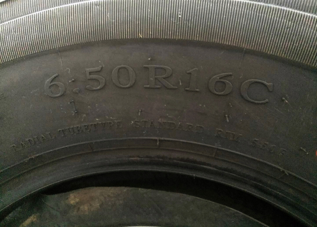 6.50R16C Size Commercial Truck Tires 15 16 Inch Dia Optimum Tread Compound Design
