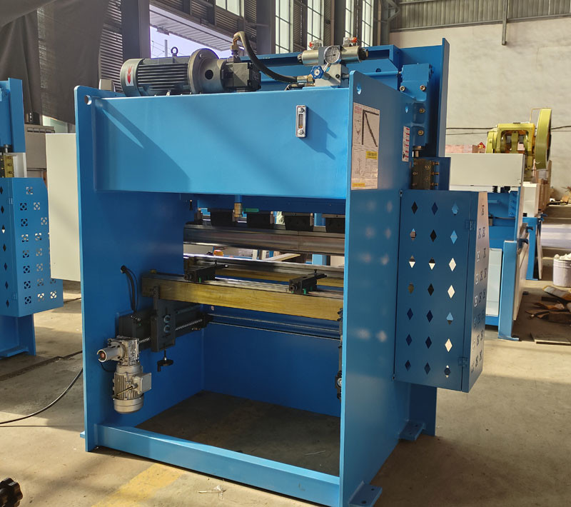 E21 Nanjing 30 Tons Hydraulic Press Brake Bending Machine Small NC Smart Hydraulic Press Brakes 1600