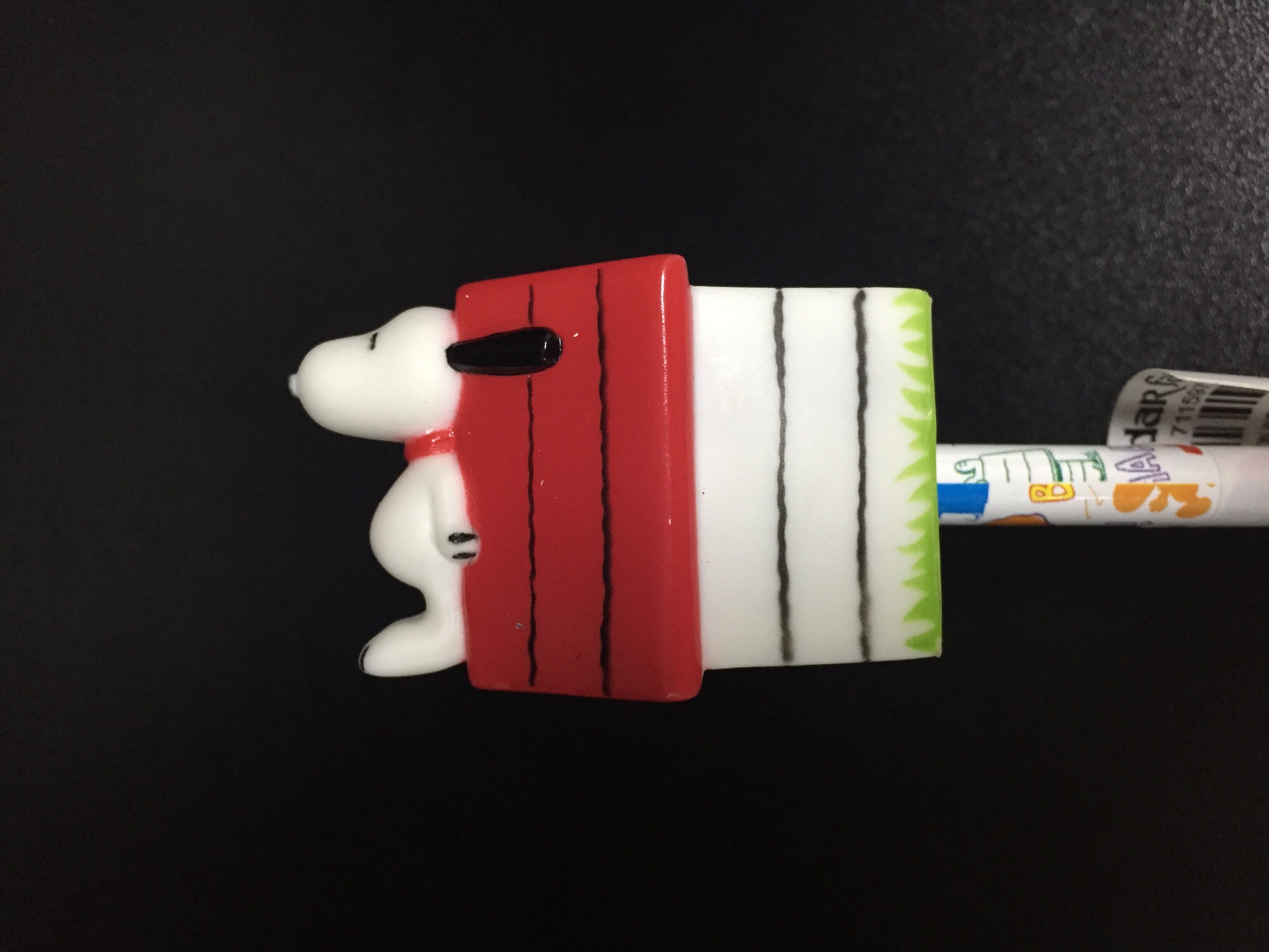 Snooby Vinyl pencil Plastic Daily Productwith a white house red roof pencil sharpener for children made of PVC