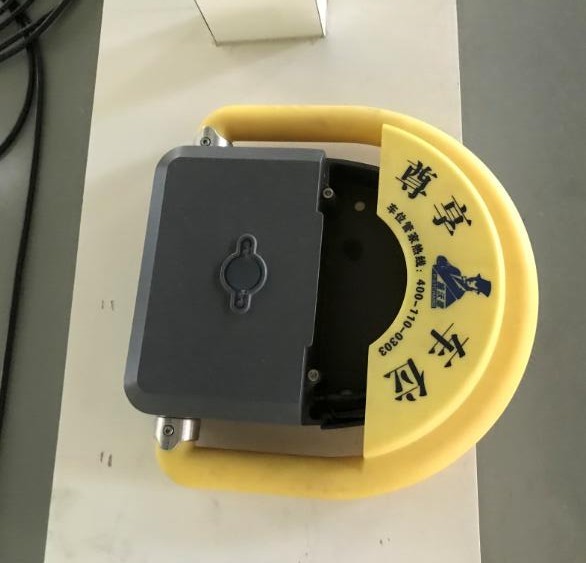 IP68 Water Resistant Parking Space Lock 15m Remote Control Distance Energy Saving