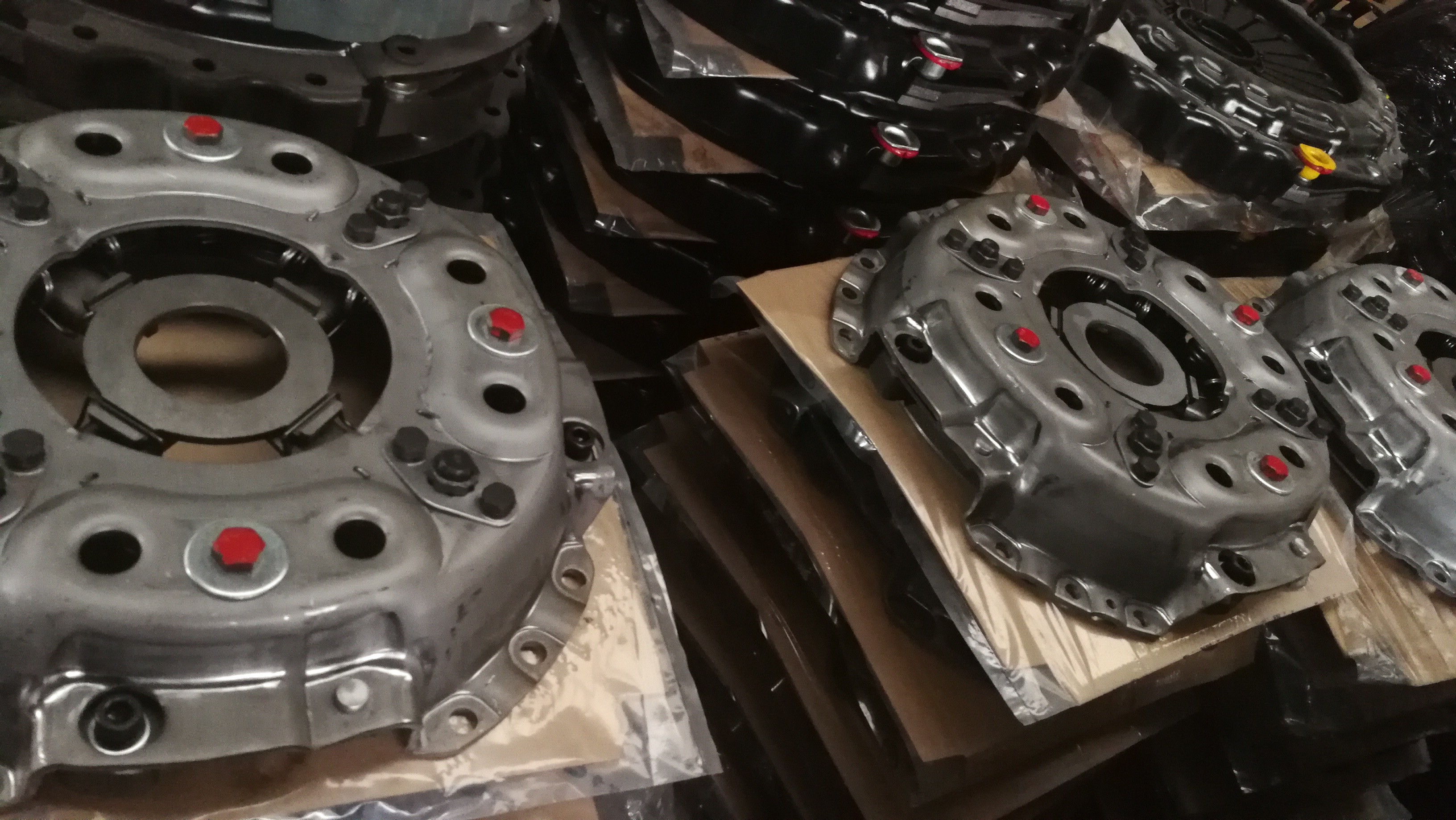 ME521105 CLUTCH COVER