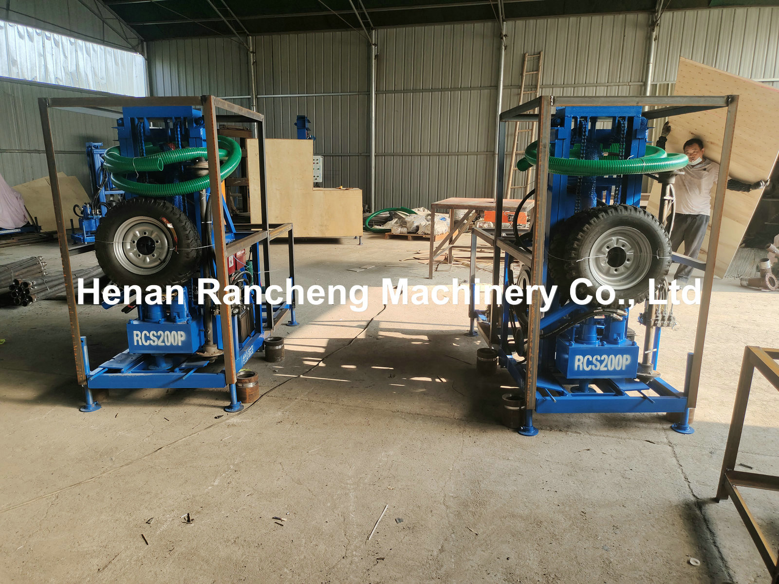 Two Wheels Portable Water Well Drilling Equipment 22HP Power 150m Drilling Depth