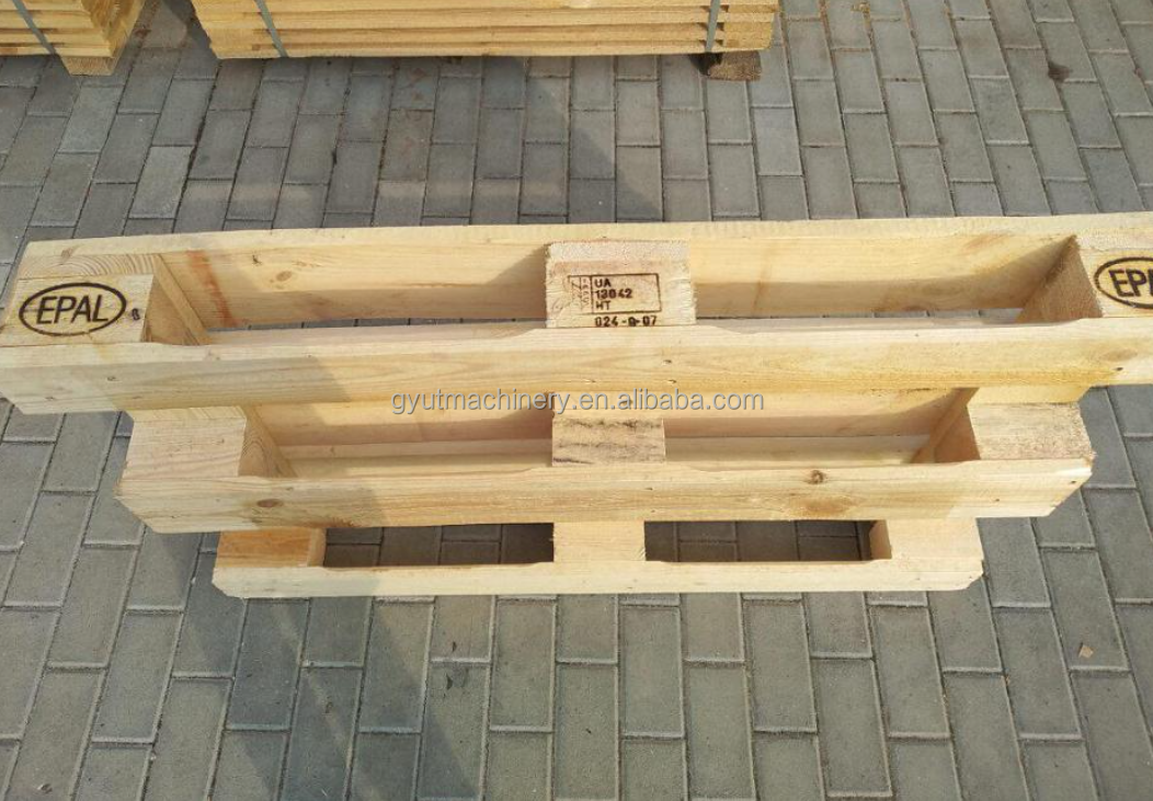 Hot Pressing Machine for Sawdust European Wood Pallet Machine in Manufacturing Plant