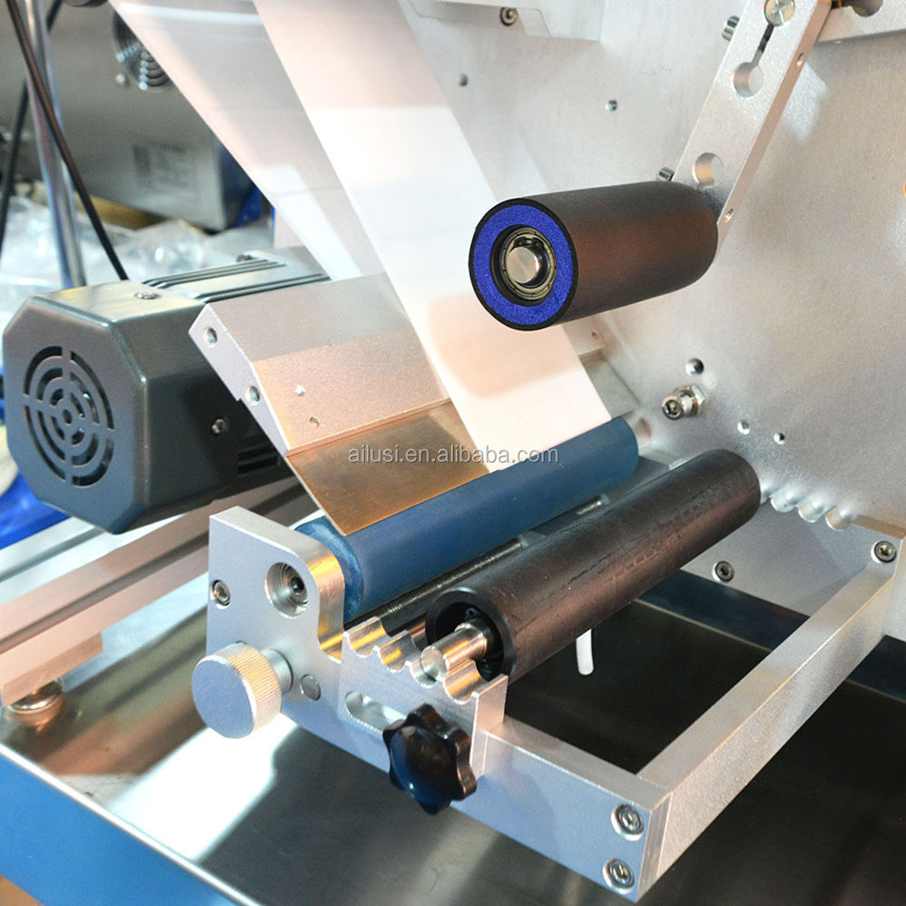 50Hz Cosmetics Round And Flat Bottle Labeling Machine 0-40 Bot / Min Semi Automatic