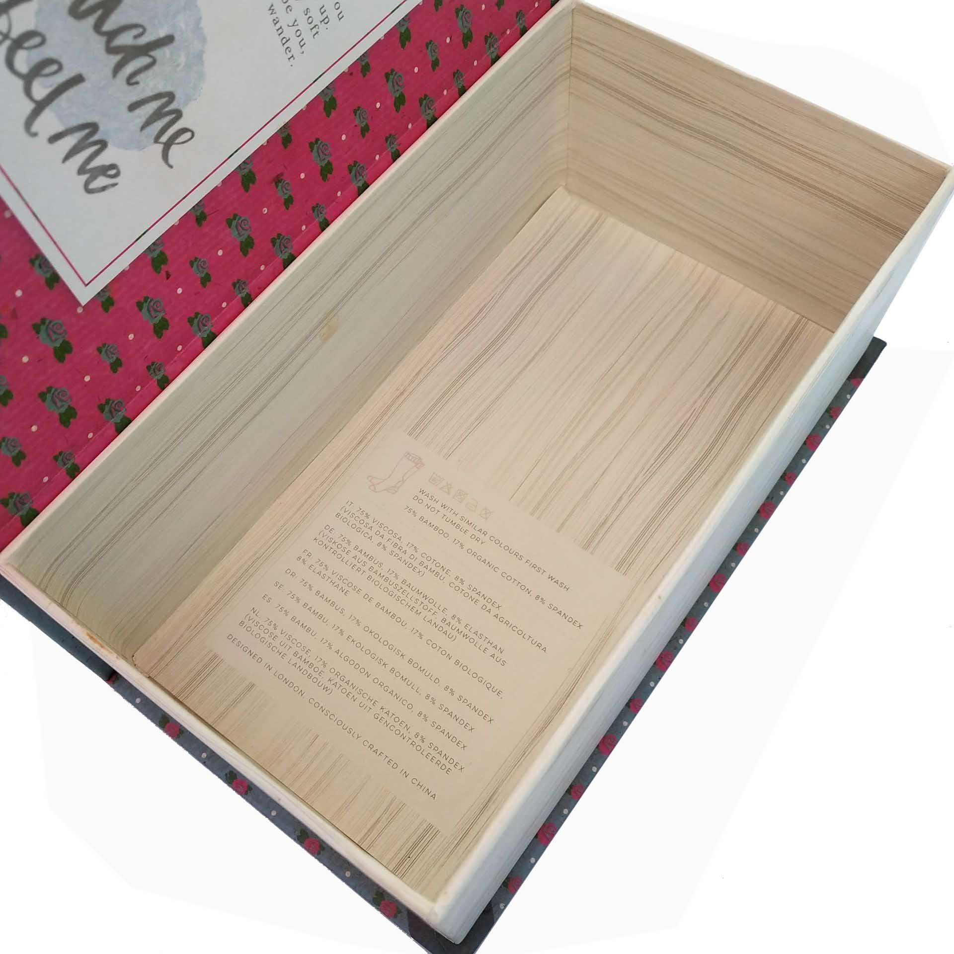 Paperboard Magnetic Flap Gift Box For 4 Packs Socks Undearwears