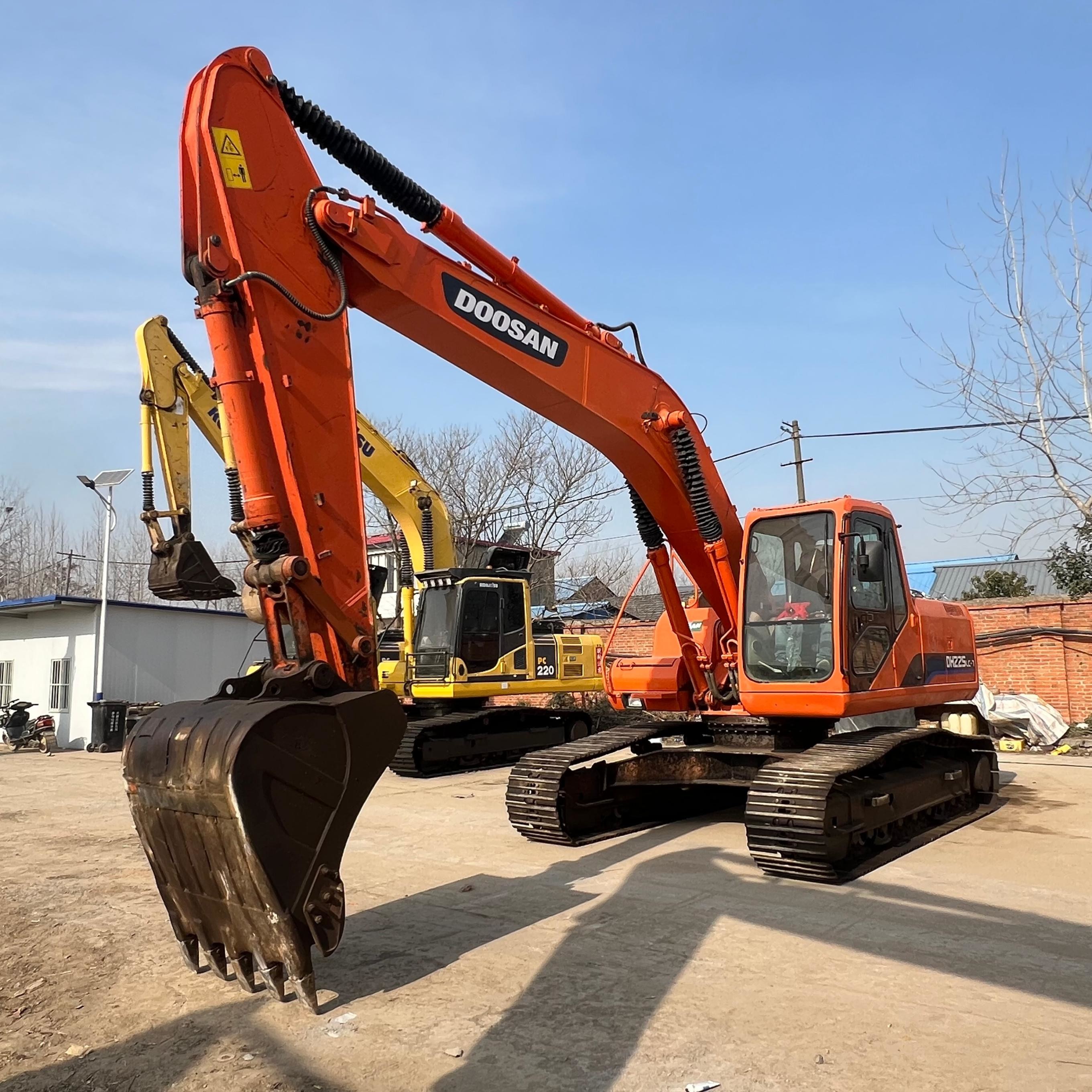 2023 Year Doosan DH225 Used Crawler Excavator Second Hand 22 Ton Digger