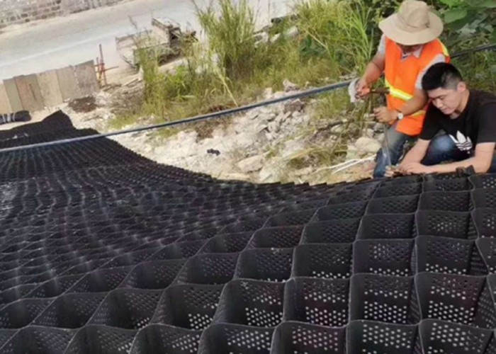 Slope Stabilization Geocell Confinement System Thickness 1.1mm - 1.6mm