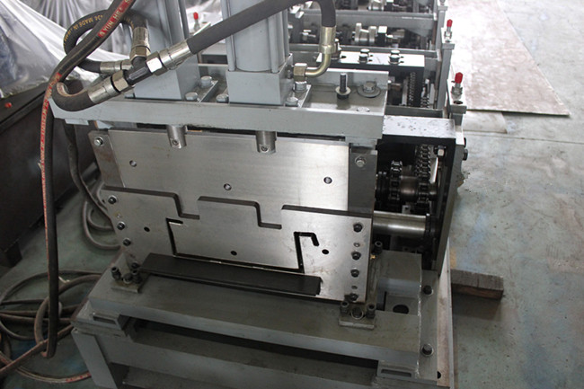 YX112-303 K Span Arch Roof Roll Forming Machine for 300mm Span Roof Panel　　　