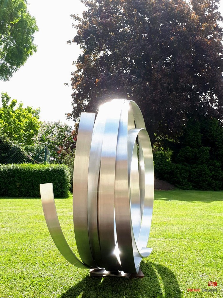 Contemporary Stainless Steel Abstract Sculpture for Large Urban Spaces by Mirror Craft