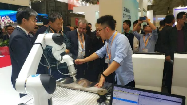 6 Axis Robot Arm Of HAN's Mig Welding Robot Clamping Jaw And Cobot Robot