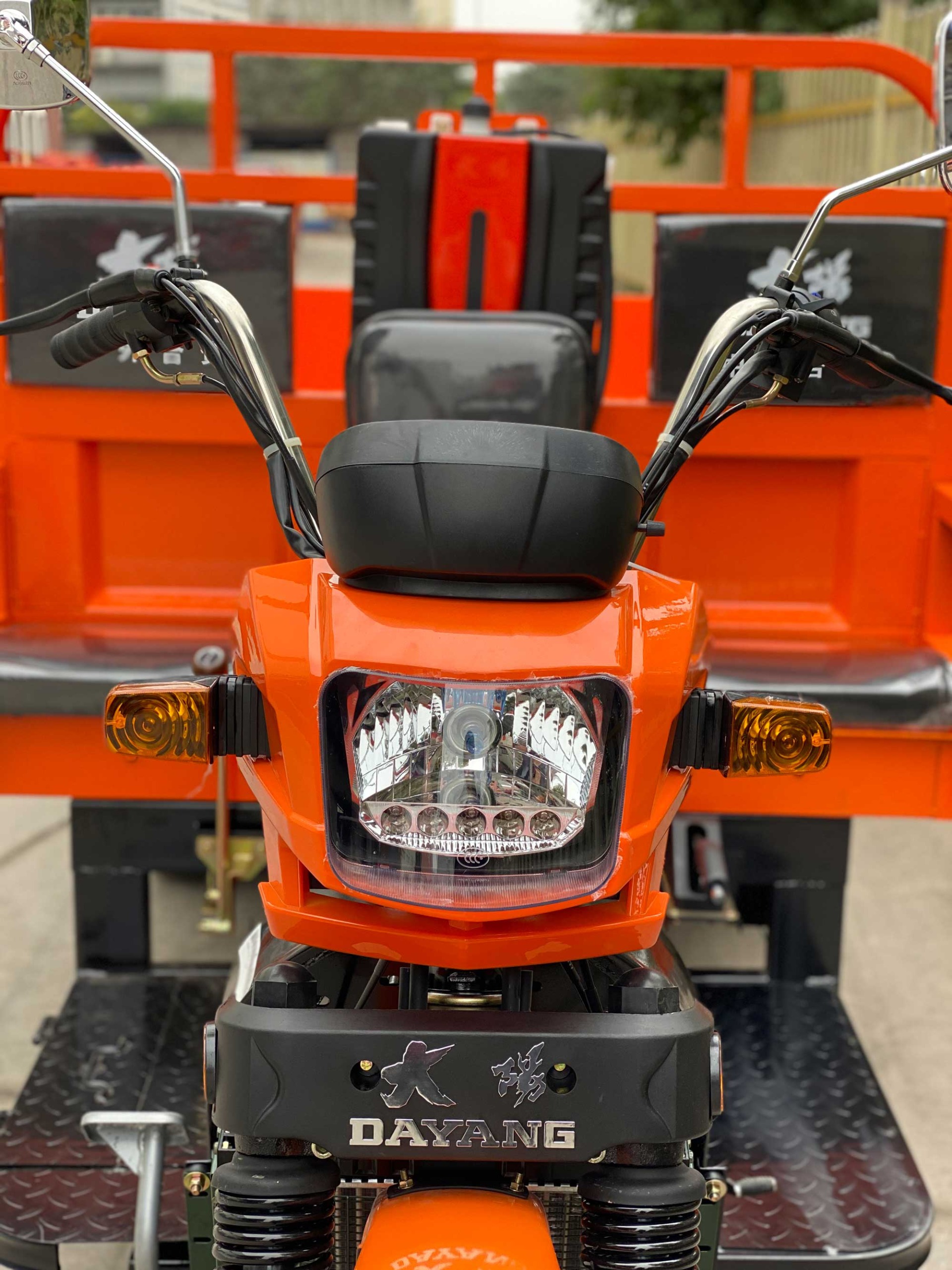 200cc Zongshen Lifan Loncin Engine Gas Tricycle with Front and Rear Drum Brake System