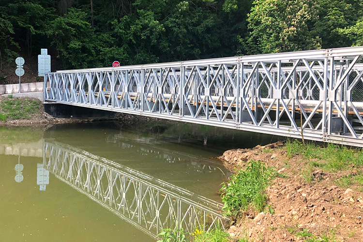 Steel Pedestrian Bridge HD200 Bridge For Double Lane 7.35m Width