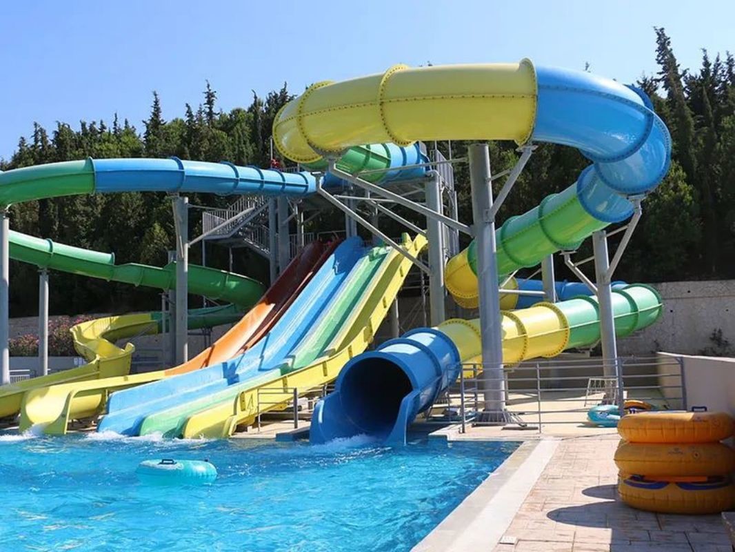 OEM Water Entertainment Equipment Fiberglass Slide For Amusement Park