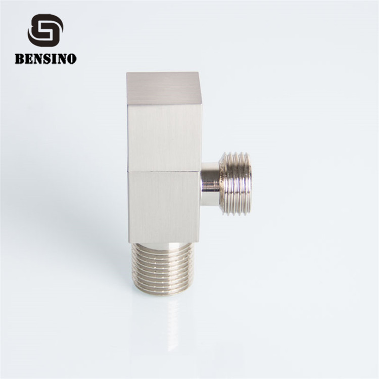 Nickel Plated Drawing 90 ℃ 0.18N Brass Angle Valve