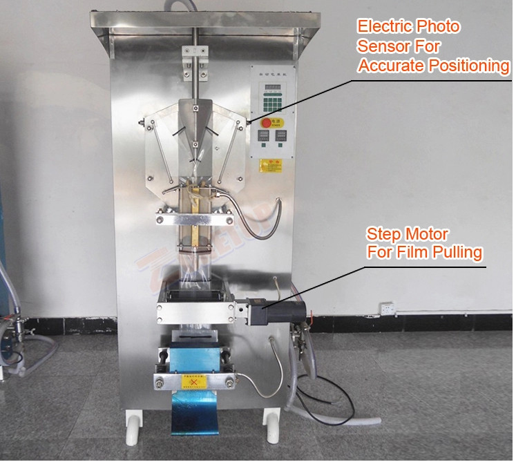 CE Semi Automatic Water Filling Machine Vertical Liquid Machine Filling And Sealing Date Printer