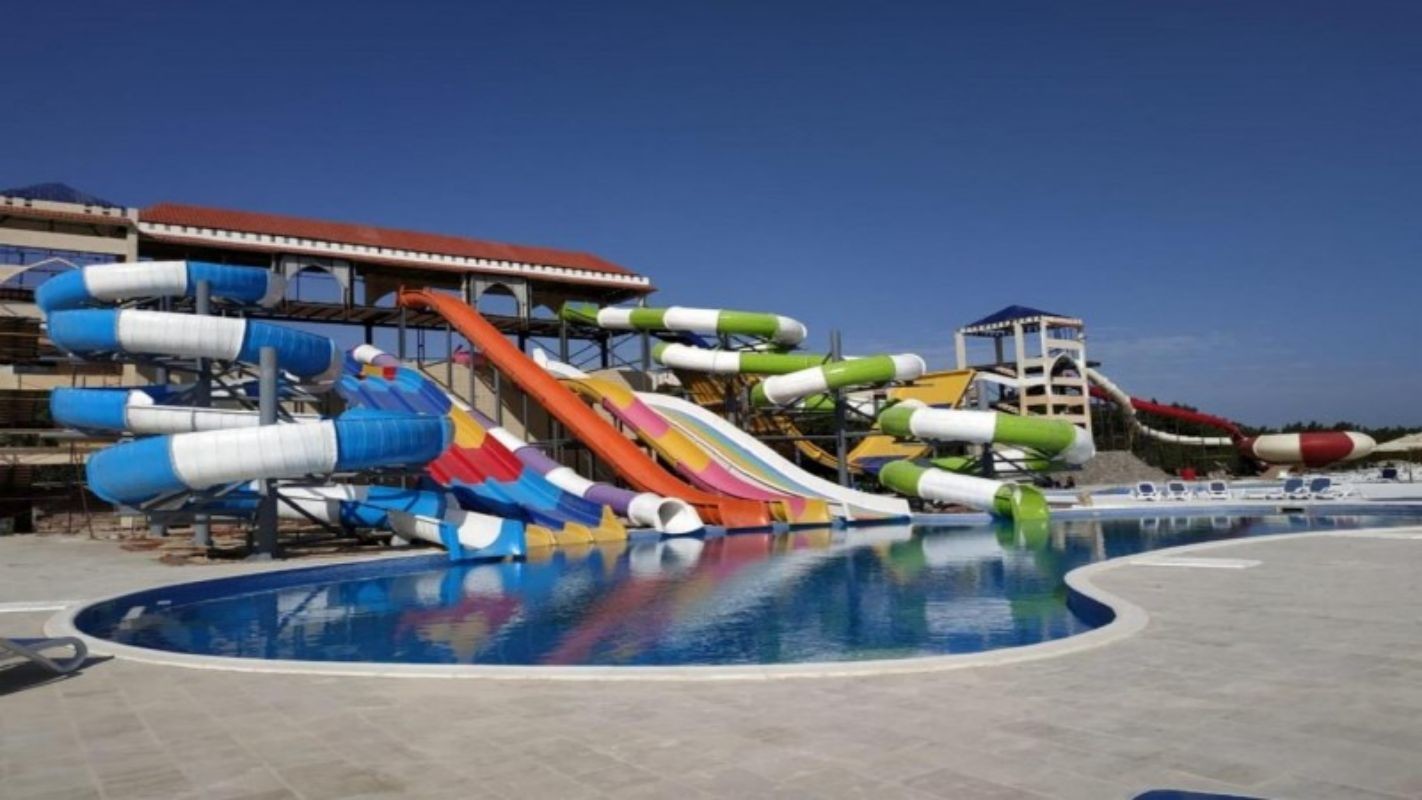 12mm Thickness Fibreglass Pool Slides Commercial Theme Park Playground Equipment