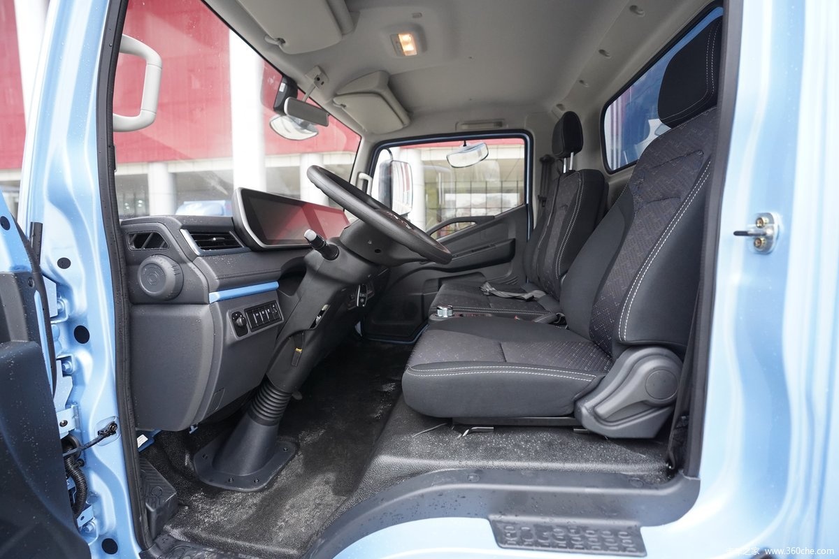 18.5CBM Electric Van Cargo Truck with Rear Camera and Electronic Stability Control