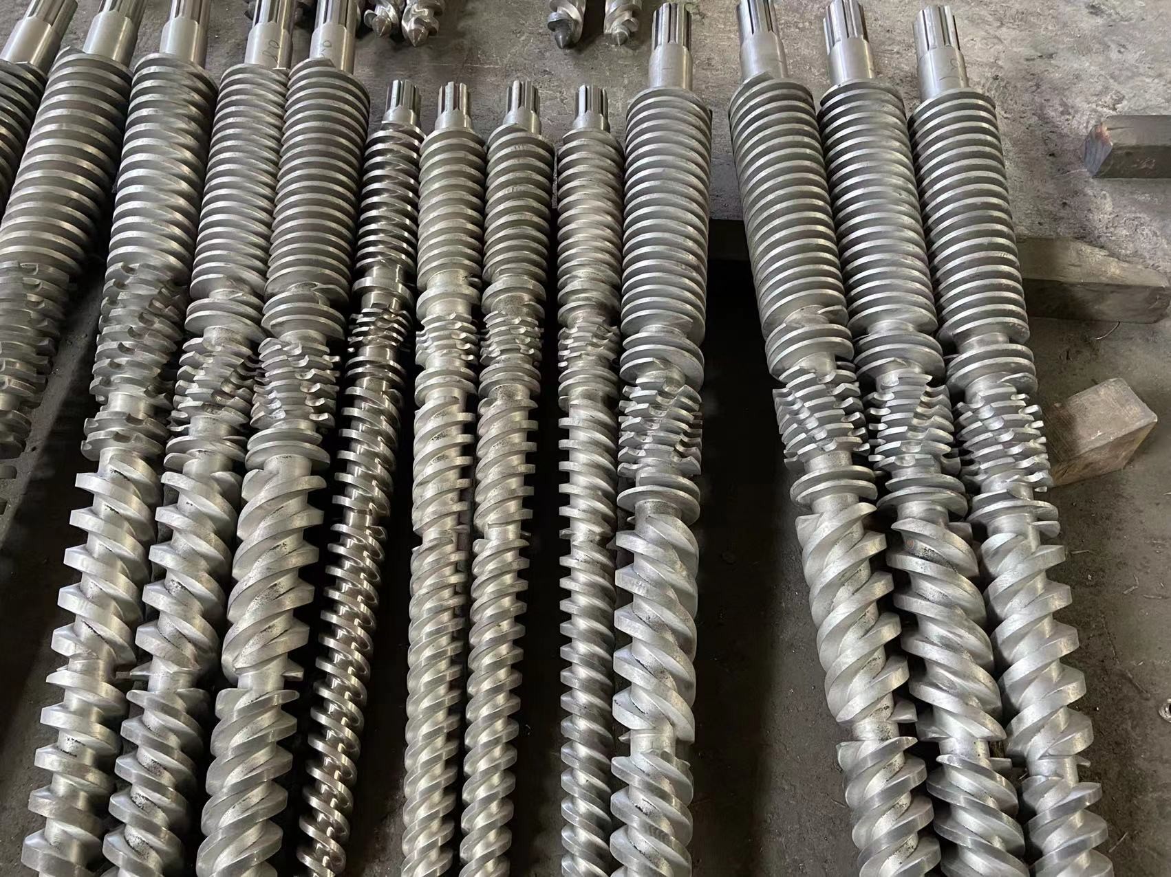 UPVC Pipe 65/132 Conical Twin Screw Barrel With Bimetallic Layer