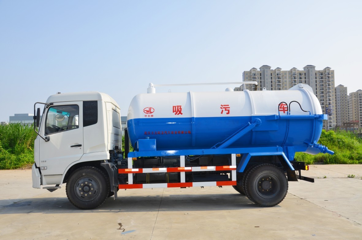 Special Purpose Truck 10,000L Sewage suction truck with vacuum pump for sucking waste