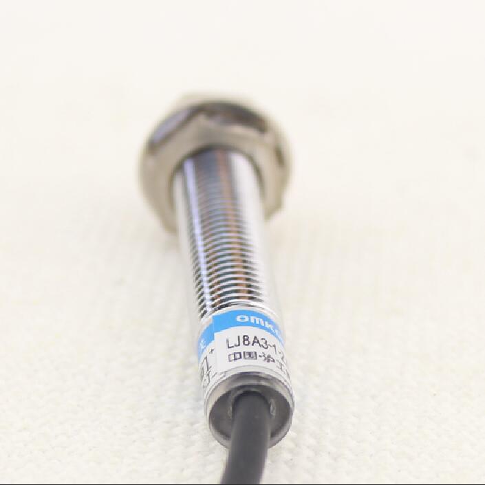 Inductive Proximity sensor LJ8A3-1-Z-BX DC Type NPN 3-wire M8