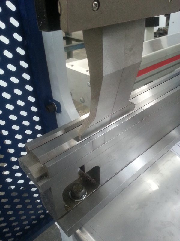 4 Ways V Dies CNC Brake Press Tooling And 60'' Radius Top punching 3100mm Long