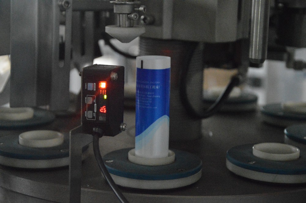 Automatic Tube Filling And Sealing Machine , Plastic Tube Sealer Machine High Speed