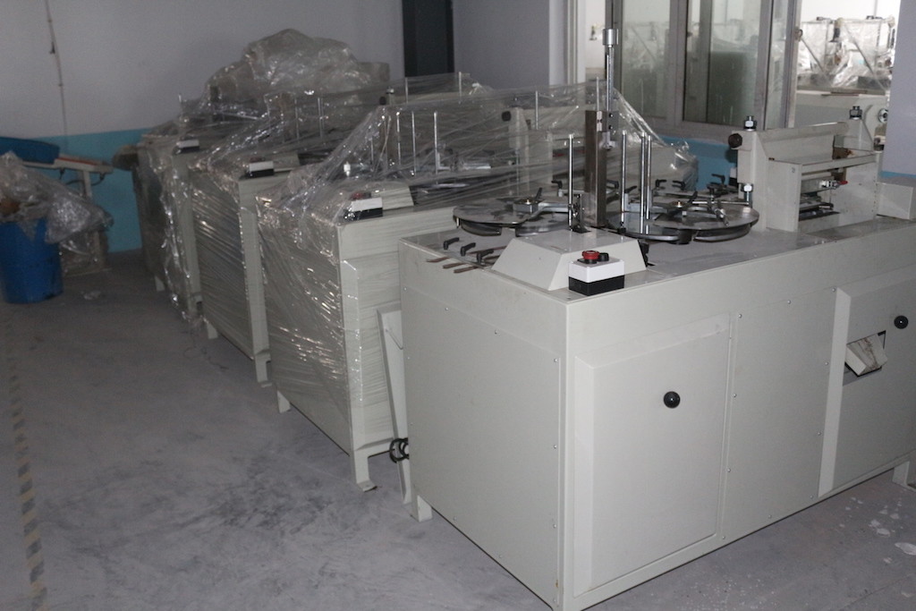 Paper hole punching machine SPA320