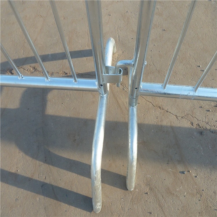 Galvanized Interlocking Steel Barricades Universal Durable Weather Resistant Barrier