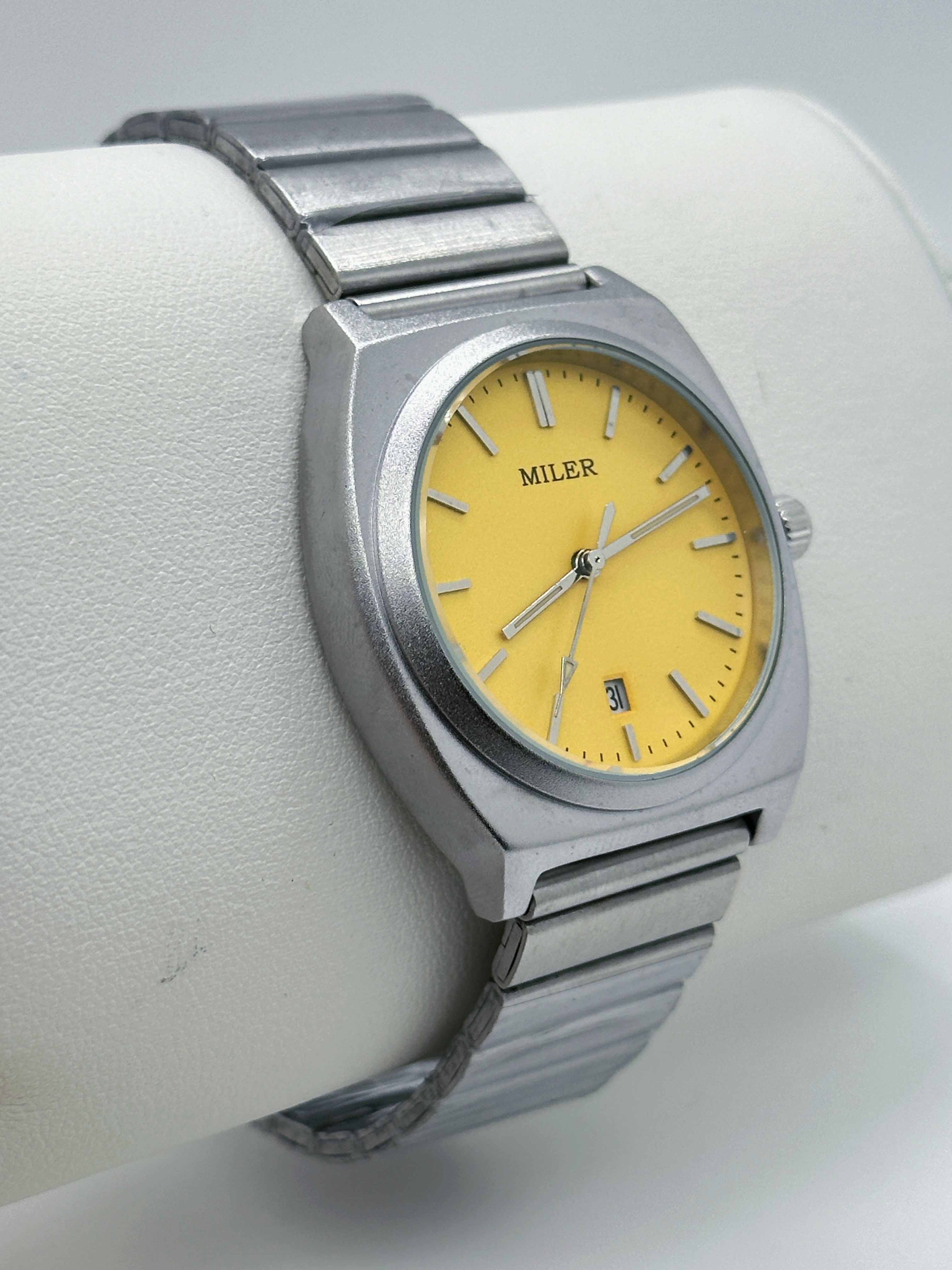 Classic Analog Stainless Steel Strap Watch Round Luminous Dial Mens Silver Strap Watch