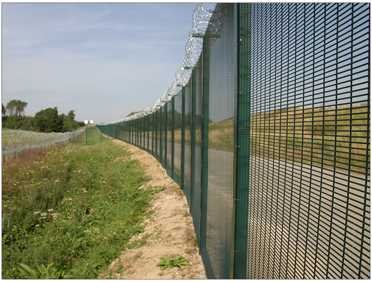 Akzo Nobel paint 358 fences anti-climb fencing