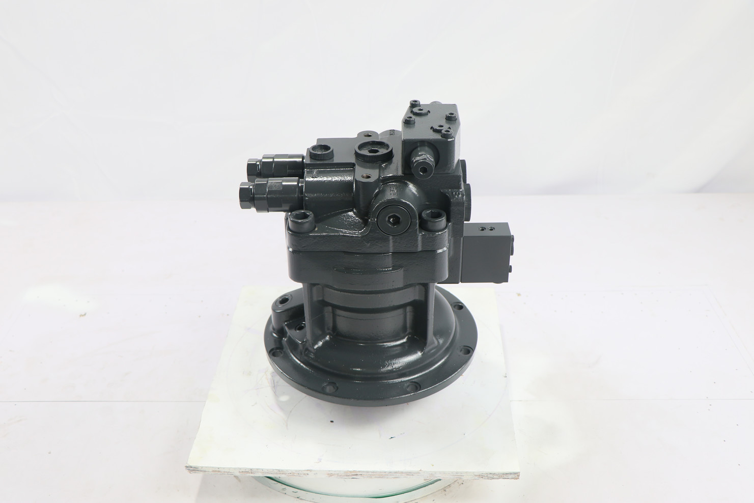 E320c Ec210b Excavator Swing Motor Hydraulic M5X130 Construction Machinery Parts
