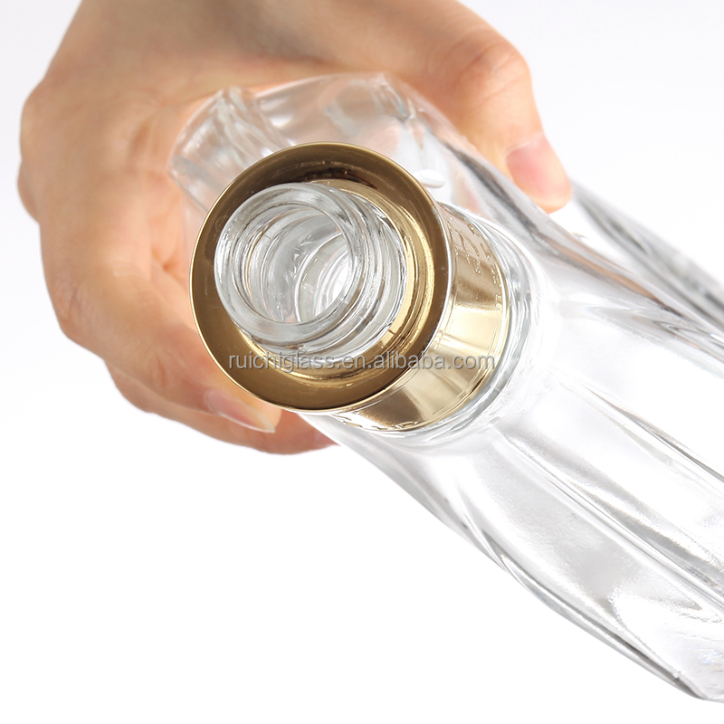 Customized Sealing Type 700ml Glass Bottle for XO Brandy and Whisky Customized Design