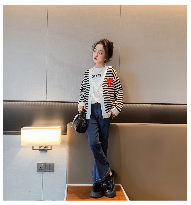 Classic Round Neck Warm Childrens Coats Black And White Striped Knitted Cardigan Jacket