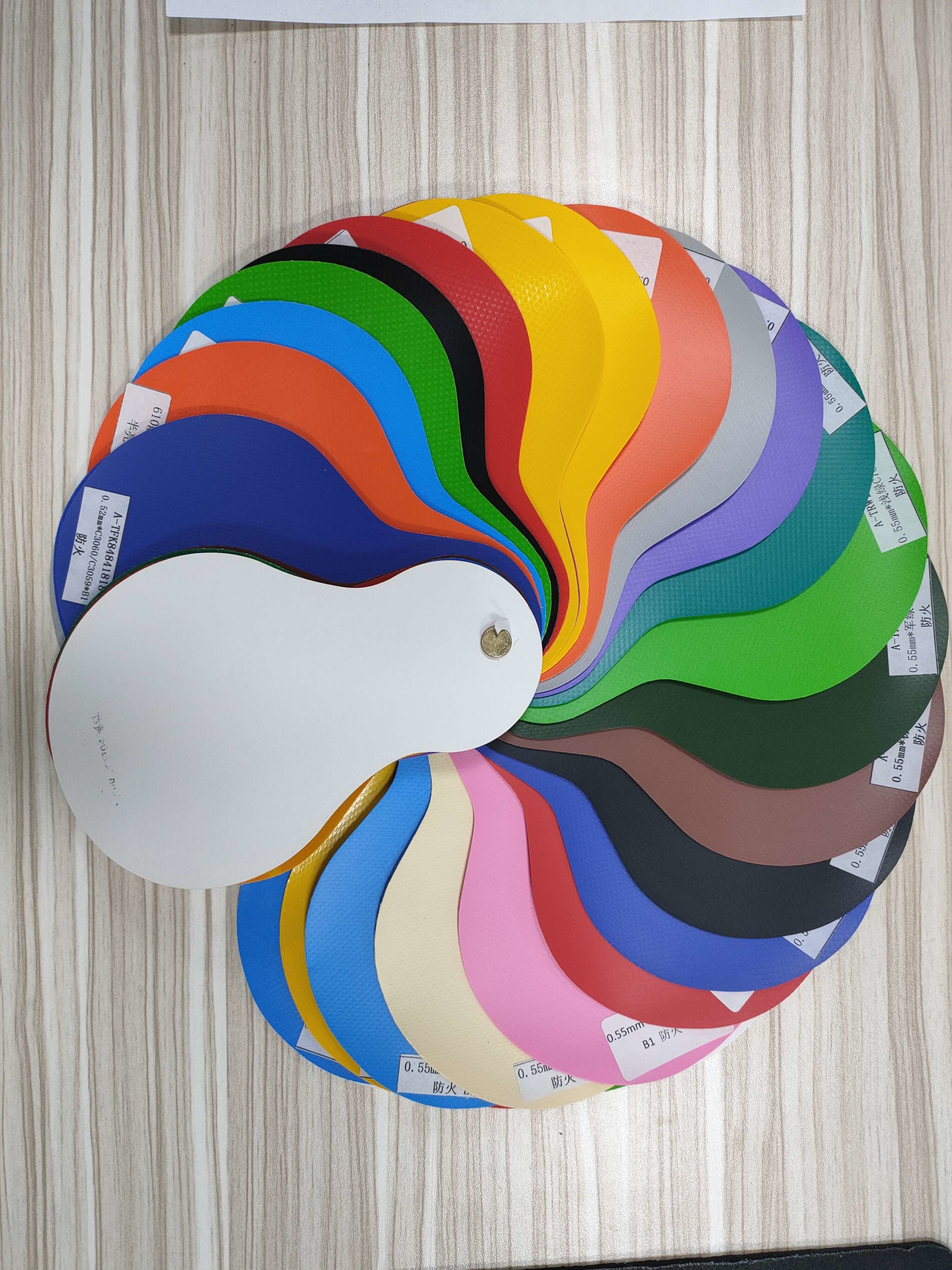 Anti Aging Heat Resistant Tarp 750g Awning Fabric With Different Colorful Appearance
