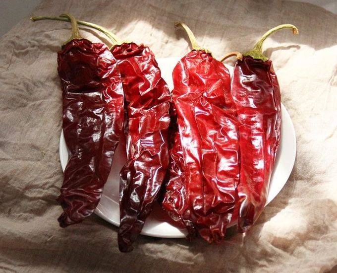 15% Moisture Sweet Paprika Pepper Pungent Dried Chili Pods 18CM