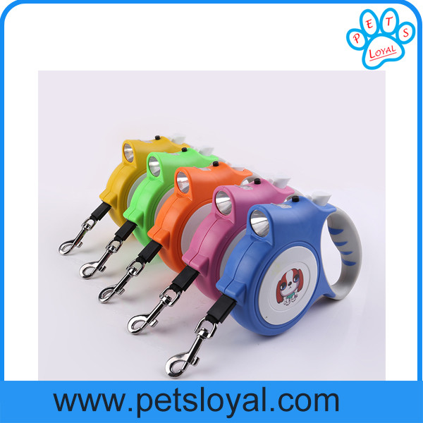 Factory Wholesale Pet Accessories LED Retractable Pet Lead Dog Leash