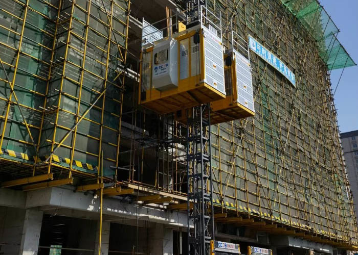 SC200-200 Construction Site Hoist Rack Pinion Type Max Lifting Height 450M